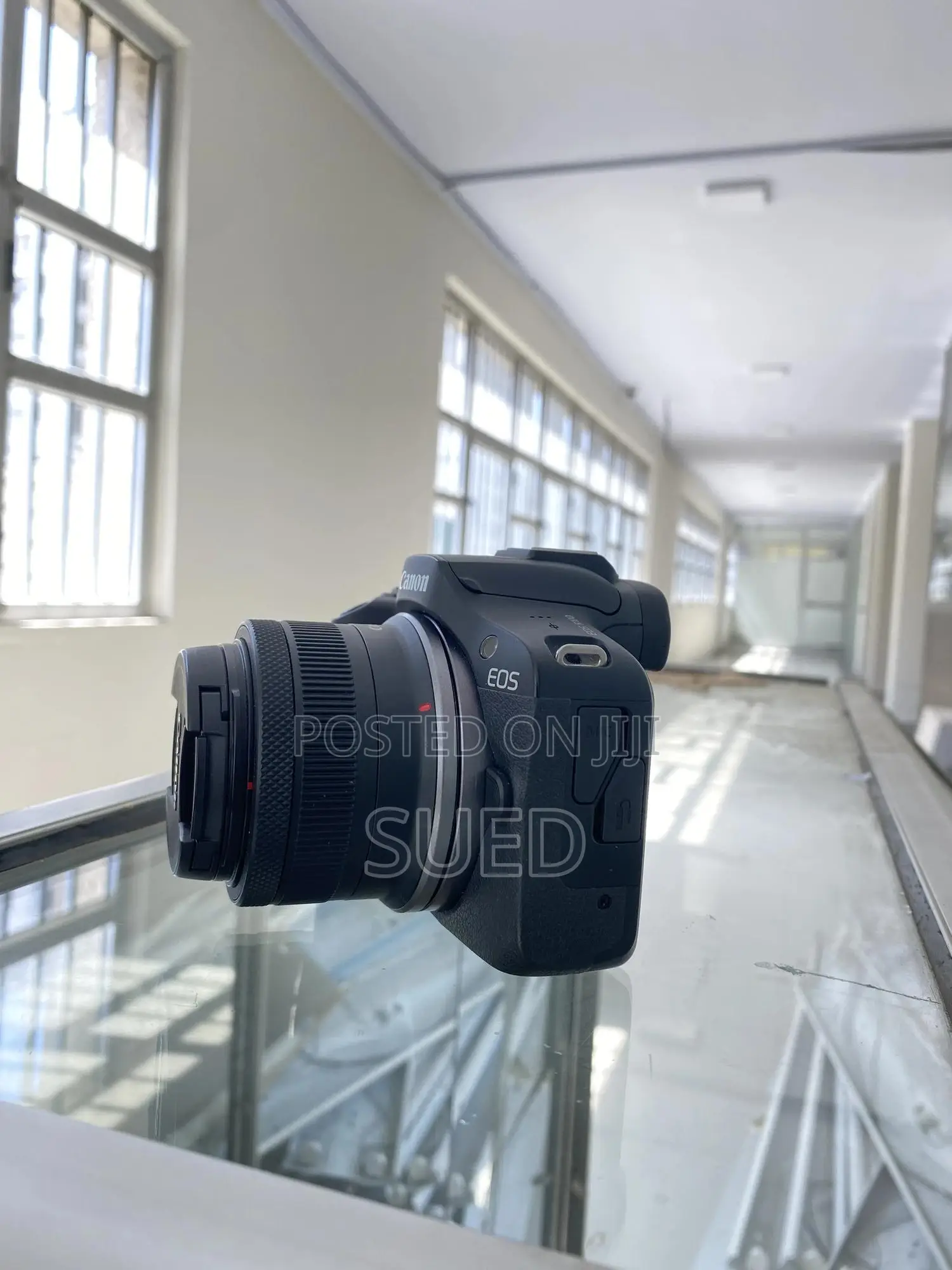 Canon R100 With 18-45 Lense