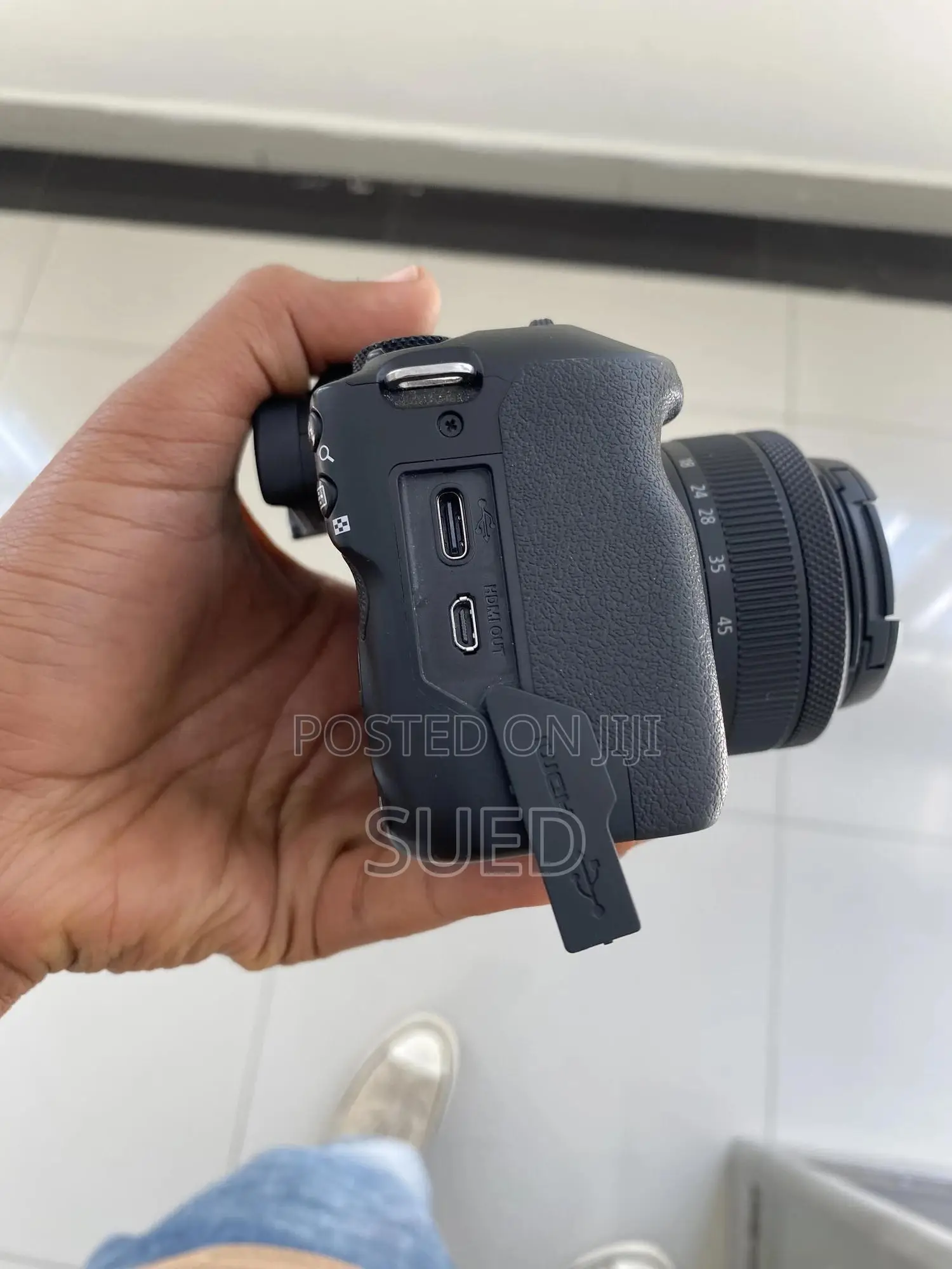 Canon R100 With 18-45 Lense