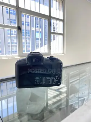 Canon R100 With 18-45 Lense