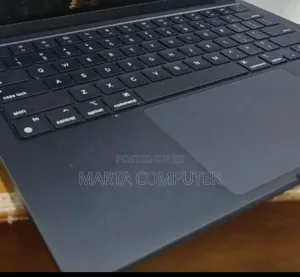 New Laptop Apple MacBook Air 2022 M2 8GB Apple M2 SSD 256GB