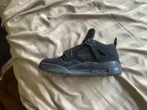 Jordan 4 Black Cat