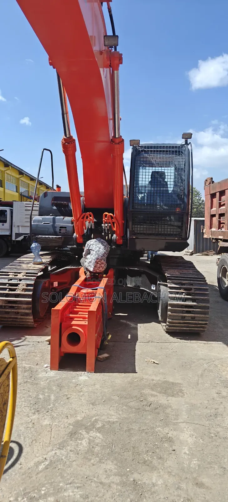 Hitachi 2020 With Nw Jackhammer