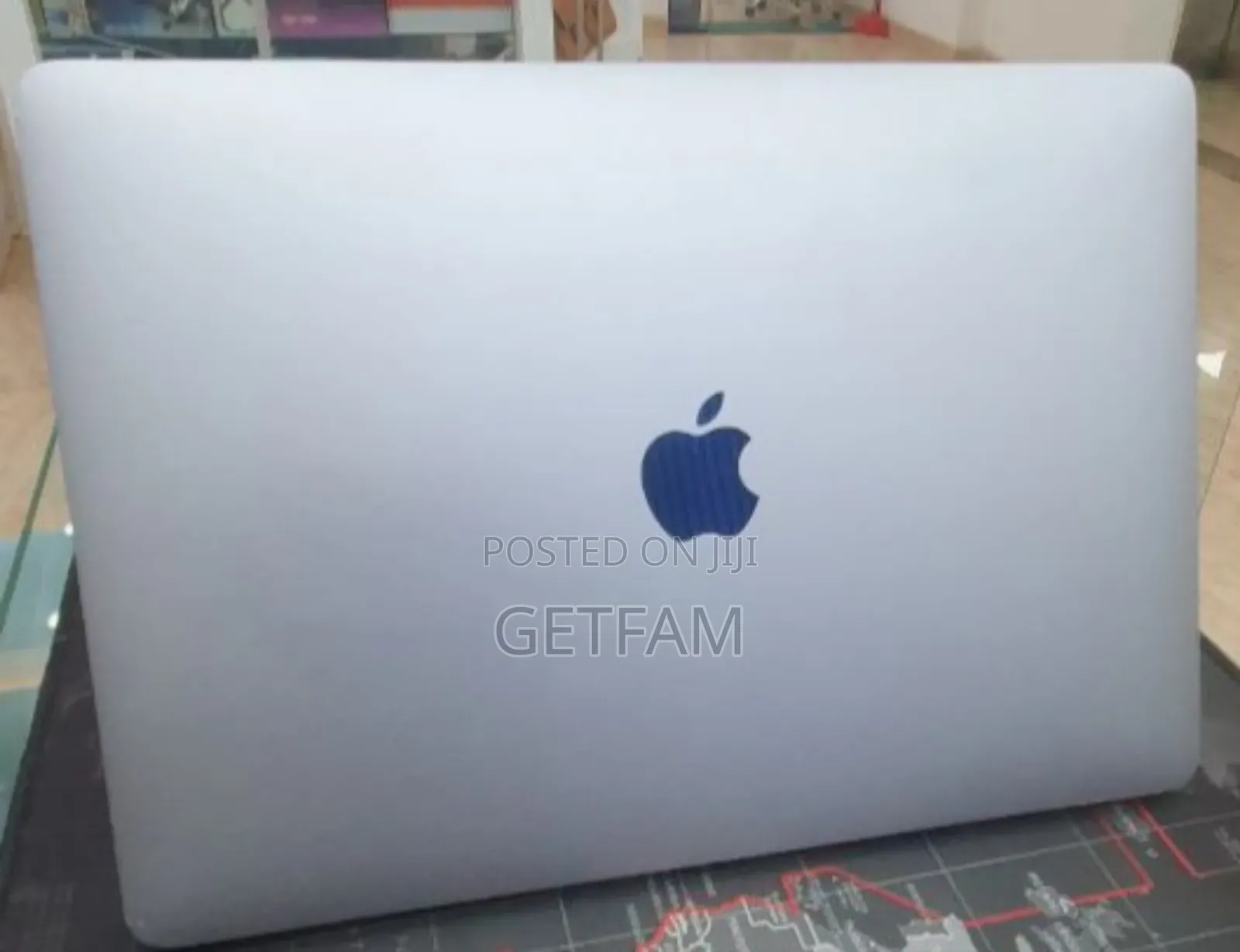 New Laptop Apple MacBook Air 2022 M2 16GB Apple M2 SSD 256GB