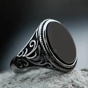 Photo - New Fashion Retro Ring Geometric Black Zircon Stone