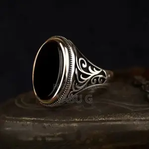 New Fashion Retro Ring Geometric Black Zircon Stone