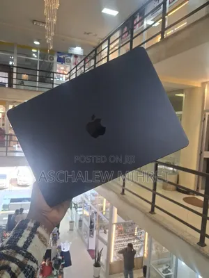 New Laptop Apple MacBook Air 2024 M3 13-Inch 8GB Apple M3 SSD 256GB