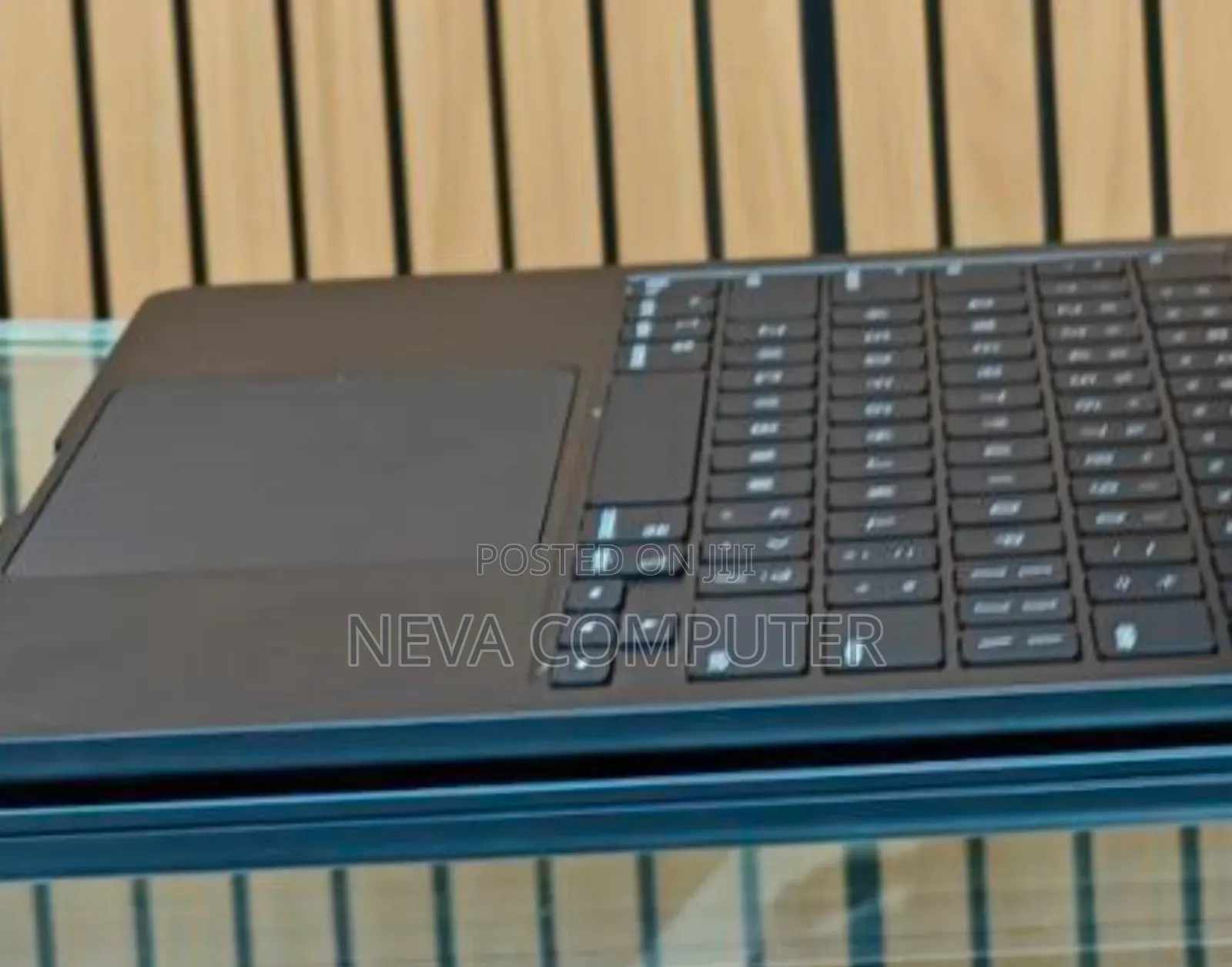 New Laptop Apple MacBook Air 8GB Intel Core M3 SSD 256GB