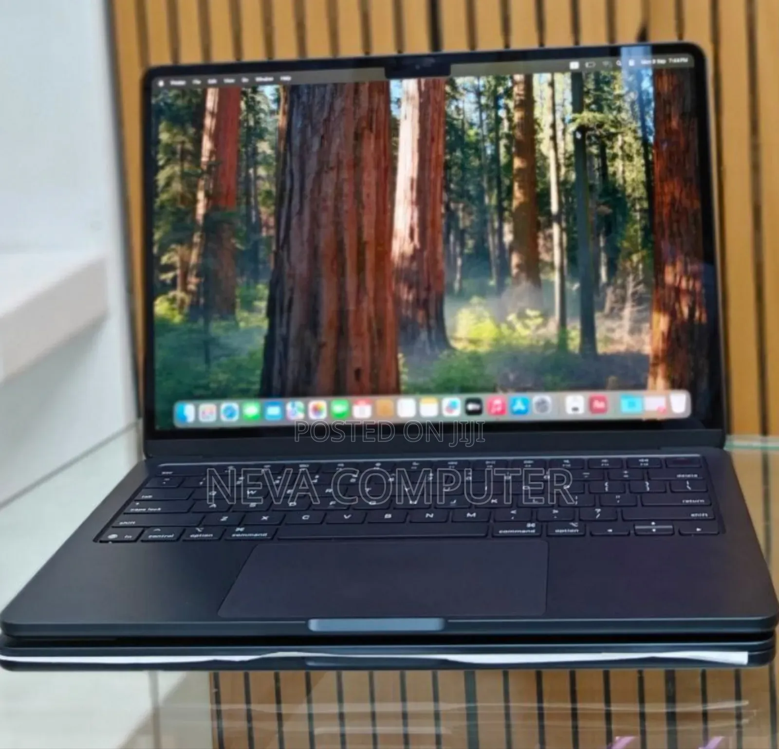 New Laptop Apple MacBook Air 8GB Intel Core M3 SSD 256GB