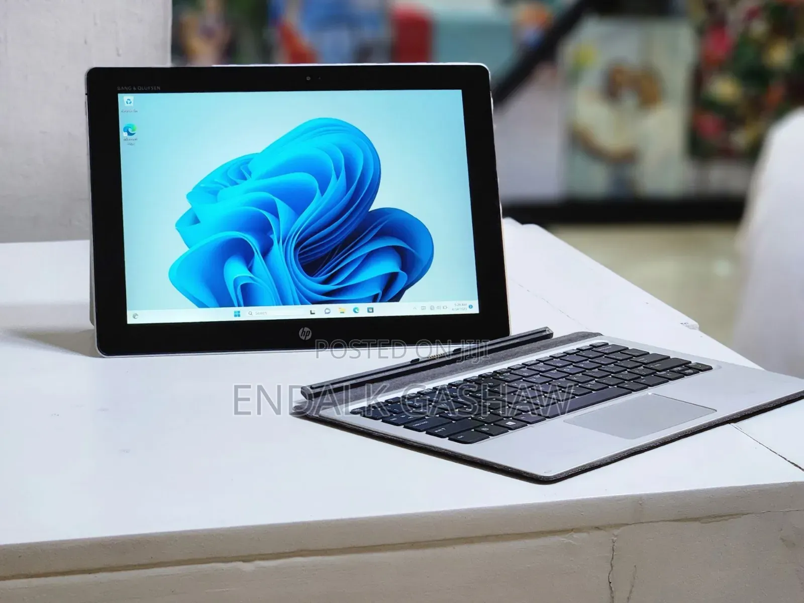 New Laptop HP Elite X2 1012 8GB SSD 256GB