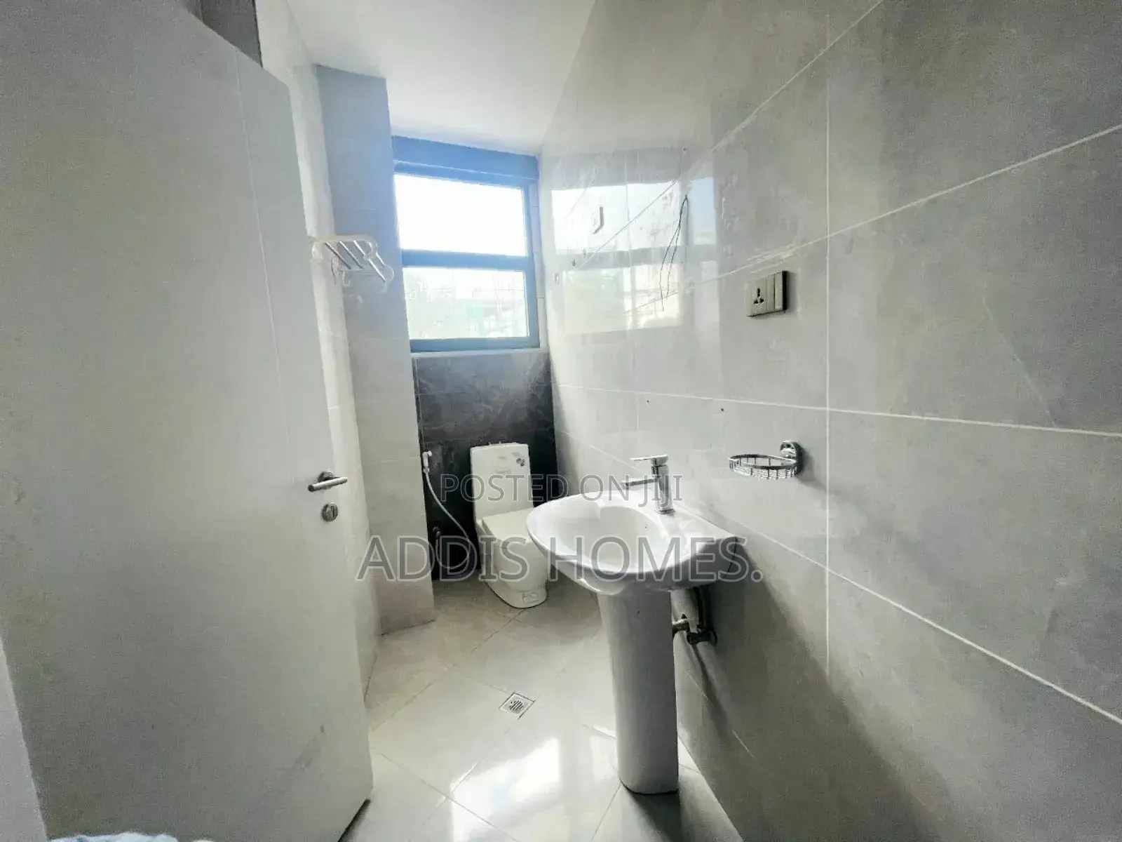 Furnished 3bdrm Apartment in Bole for sale