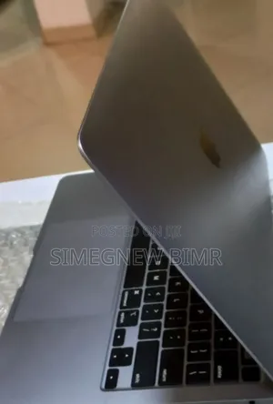 New Laptop Apple MacBook Pro M1 8GB Apple M1 Pro SSD 256GB