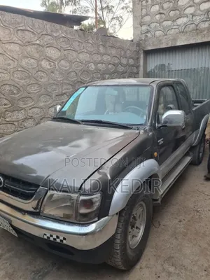 Toyota Hilux 2.5 Cab 2005 Burgundy