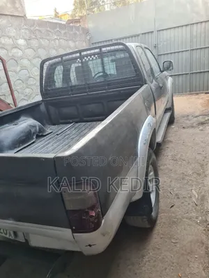 Toyota Hilux 2.5 Cab 2005 Burgundy