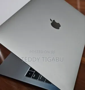 New Laptop Apple MacBook Pro 2019 8GB Intel Core I5 SSD 128GB