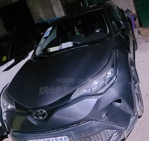 Photo - Toyota C-HR 2020 Gray