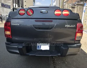 Toyota Hilux 2020 Gray