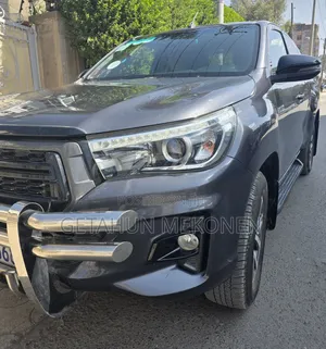 Toyota Hilux 2020 Gray