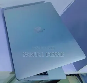 New Laptop Apple MacBook Pro 2022 M2 8GB Apple M2 SSD 256GB
