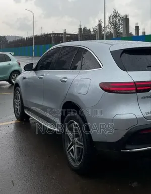 Mercedes-Benz EQC EQC400 4MATIC 2022 Silver