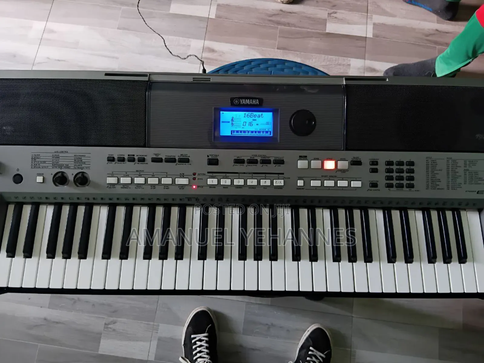 Yamaha PSR E443 Keyboard Piano