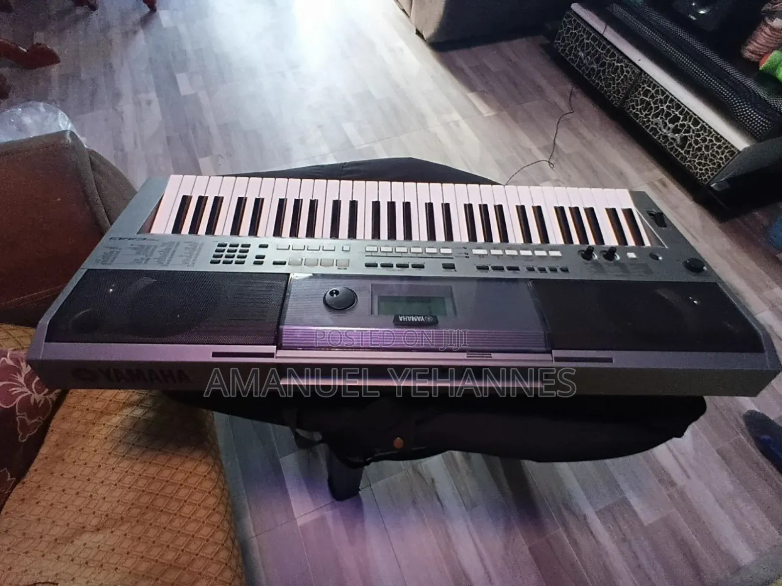Yamaha PSR E443 Keyboard Piano
