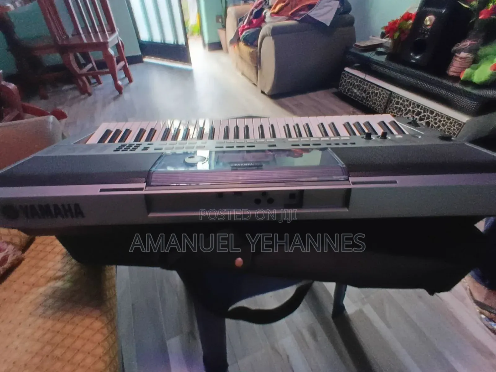 Yamaha PSR E443 Keyboard Piano