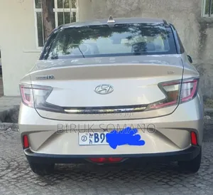 Hyundai I10 2023 Gold