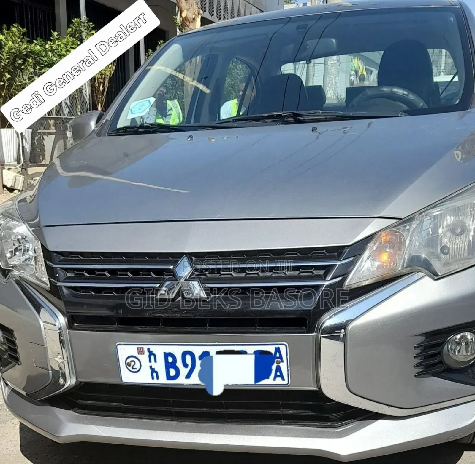 Mitsubishi Attrage 2021 Gray