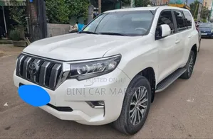 Photo - Toyota Land Cruiser Prado 2022 White
