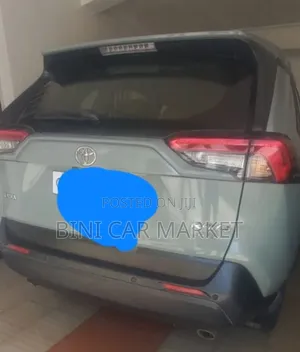 Toyota RAV4 2021 Gray