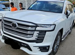 Toyota Land Cruiser 2023 White