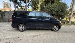 Hyundai Starex 2021 Blue