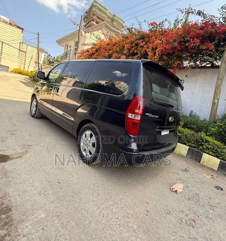 Hyundai Starex 2021 Blue