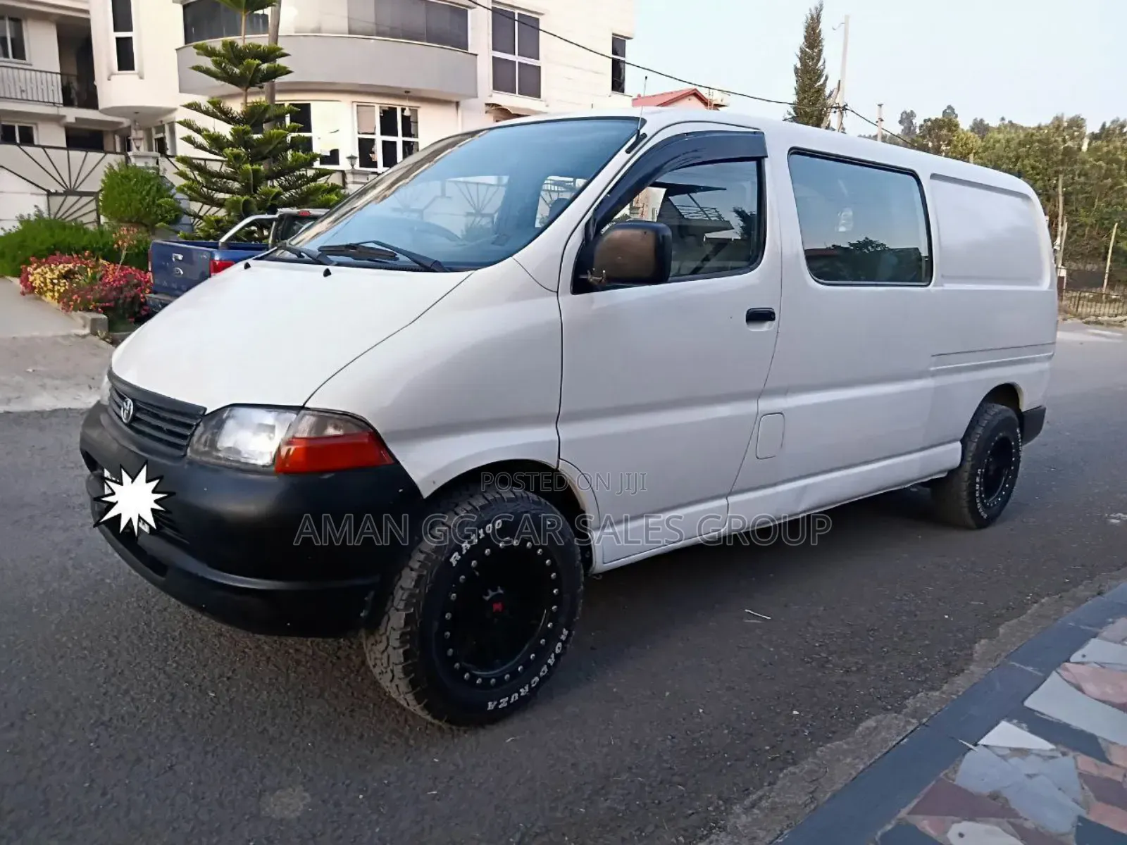 Toyota HiAce 2002 White