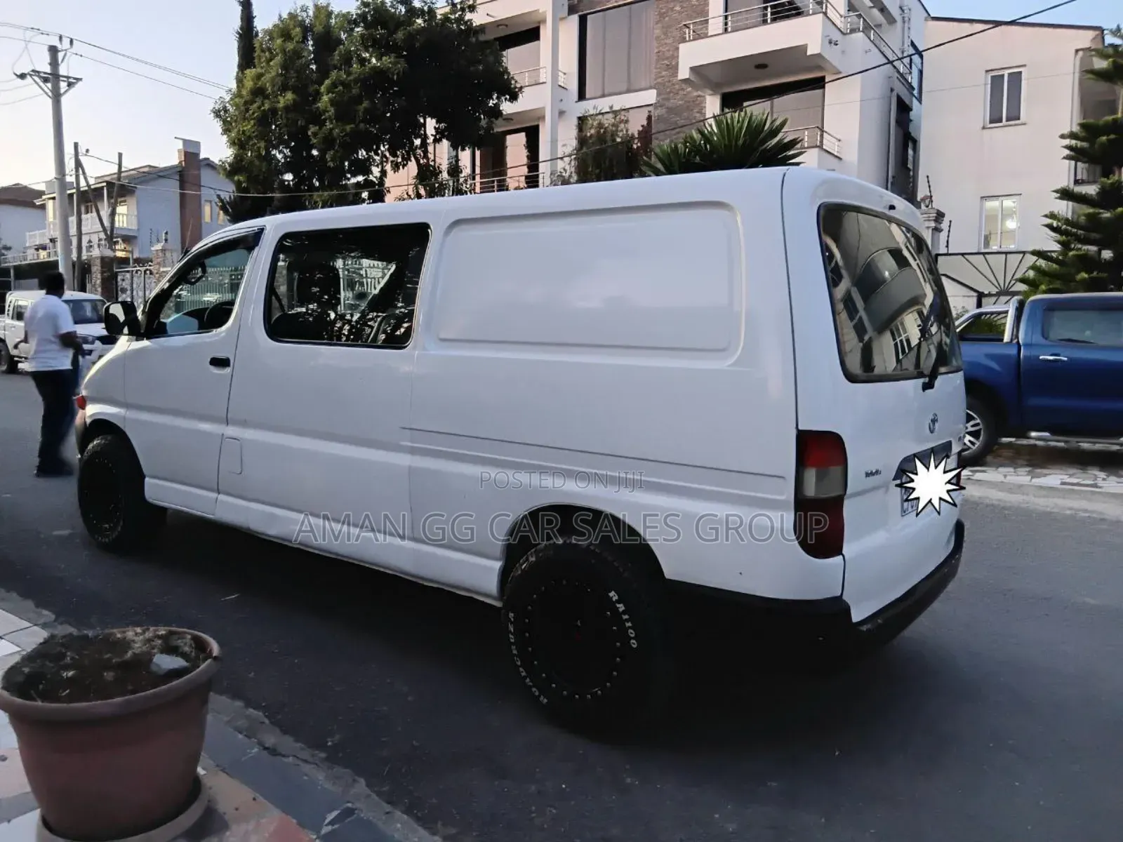 Toyota HiAce 2002 White