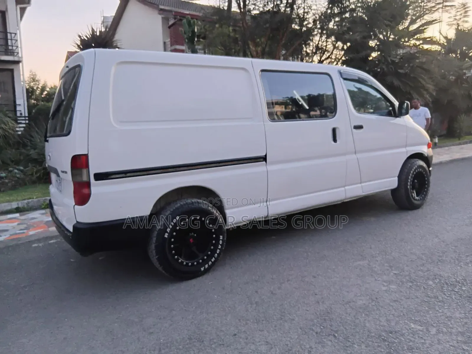 Toyota HiAce 2002 White
