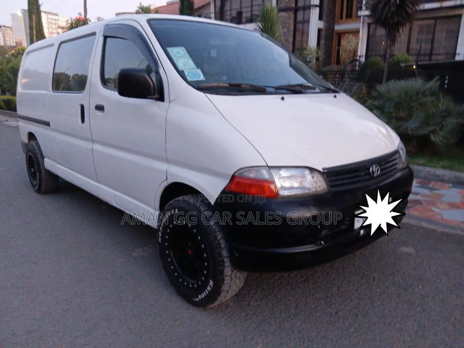 Toyota HiAce 2002 White