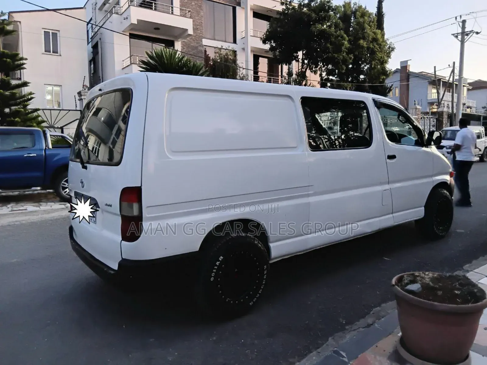Toyota HiAce 2002 White