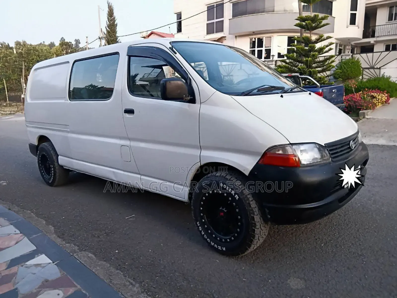 Toyota HiAce 2002 White