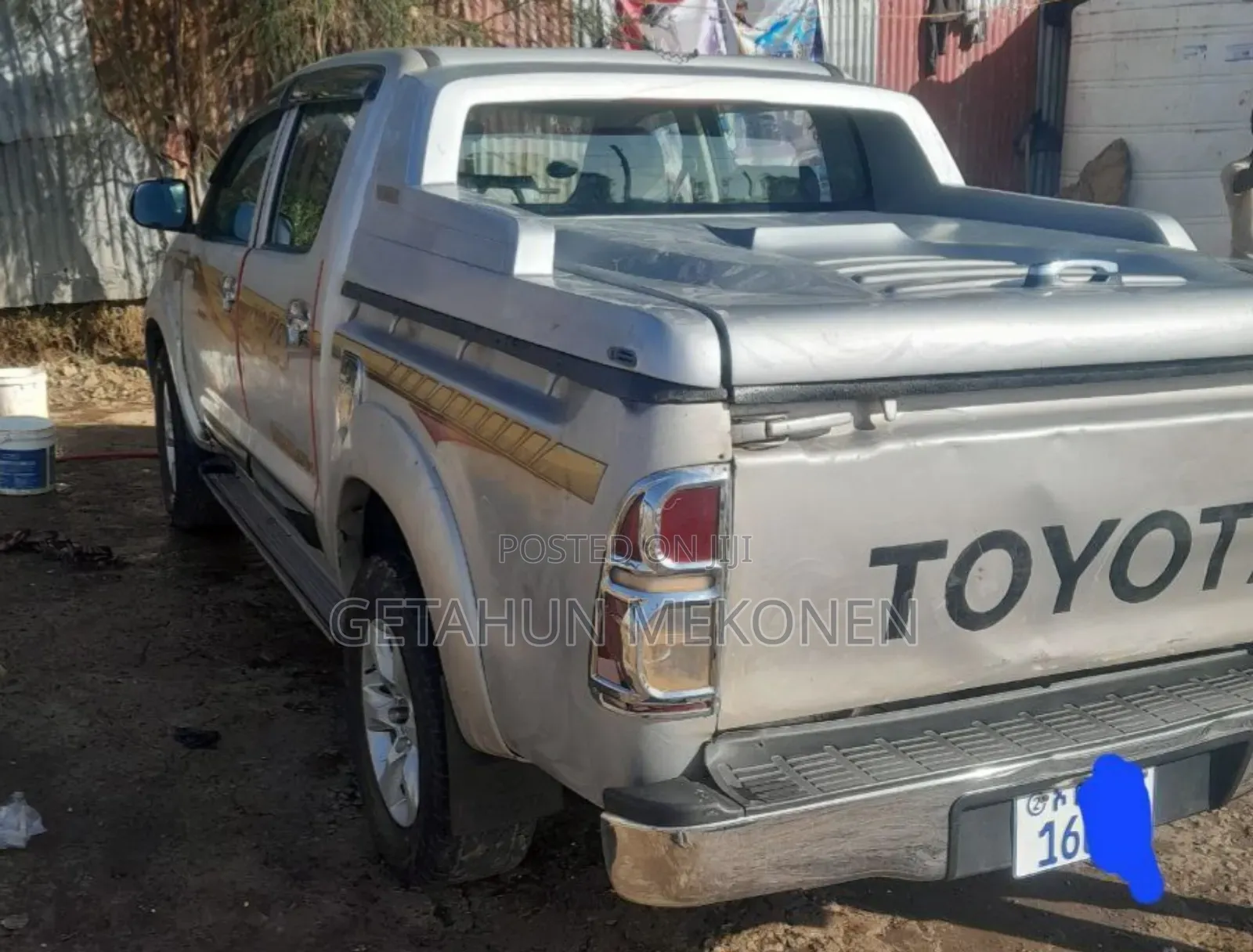 Toyota Hilux 2013 Gold