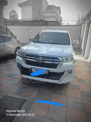 Photo - Toyota Land Cruiser 4.5 V8 GX-R 2012 White