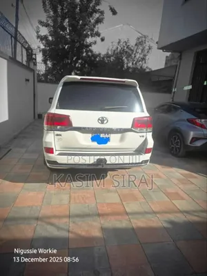Toyota Land Cruiser 4.5 V8 GX-R 2012 White