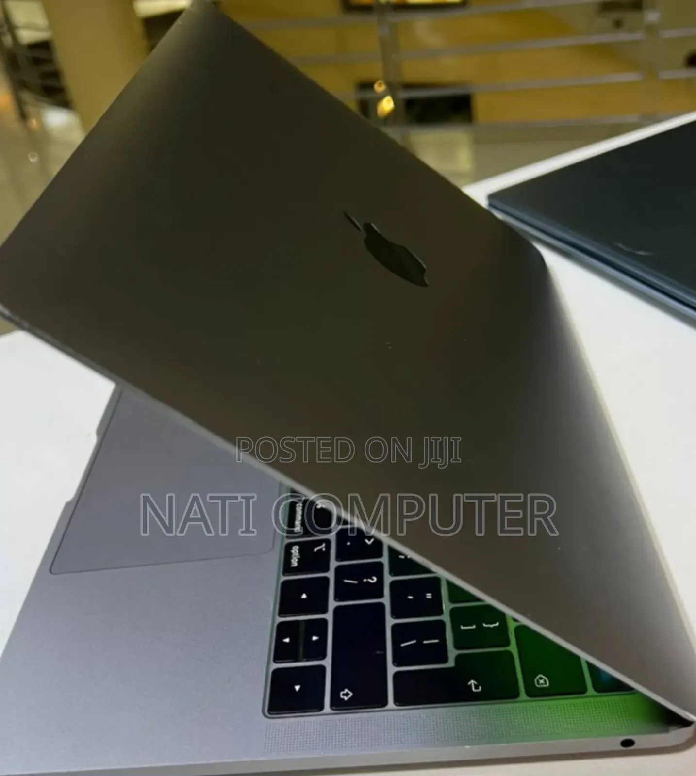 New Laptop Apple MacBook Pro 2019 8GB Intel Core M2 SSD 128GB