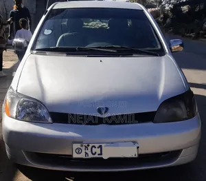 Photo - Toyota Platz 1.0 FWD 2002 Silver