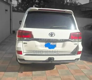 Toyota Land Cruiser 2012 White