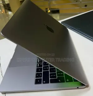New Laptop Apple MacBook Pro 2019 8GB SSD 128GB