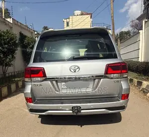 Toyota Land Cruiser 2017 Silver