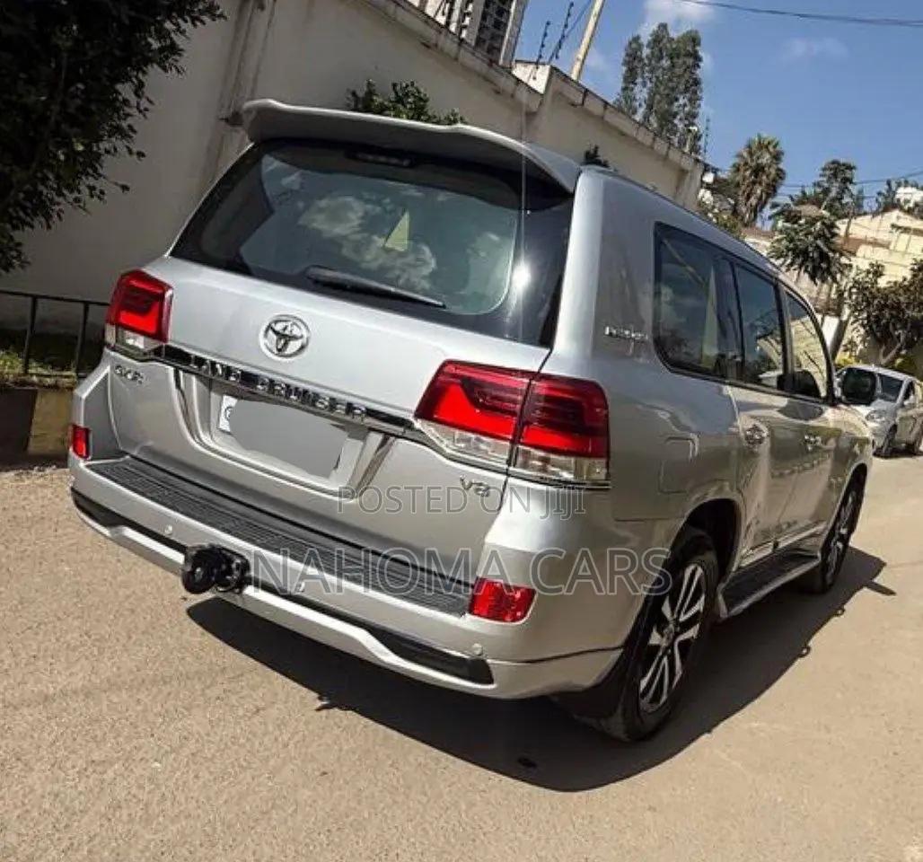 Toyota Land Cruiser 2017 Silver