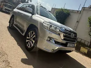 Toyota Land Cruiser 2017 Silver