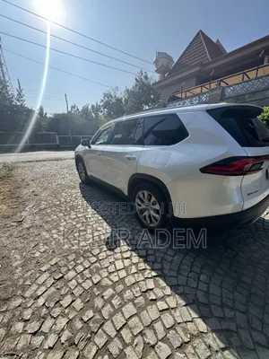 Toyota Grand Highlander Hybrid 2025 White